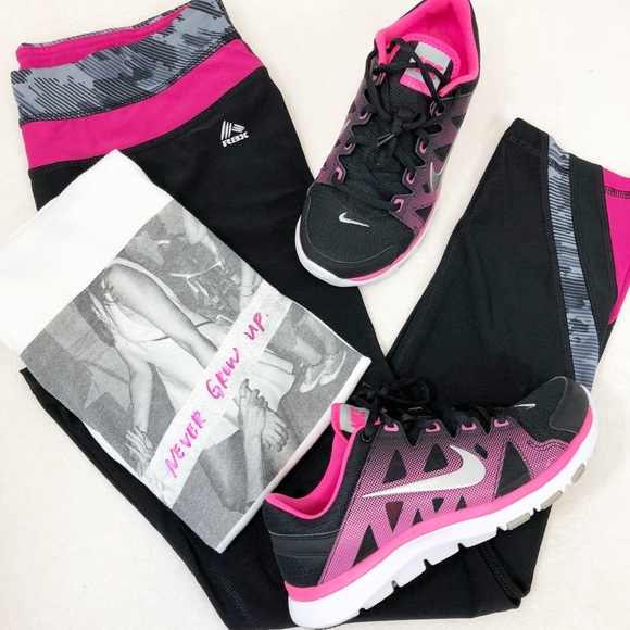 Nike Supreme Flex Sneakers